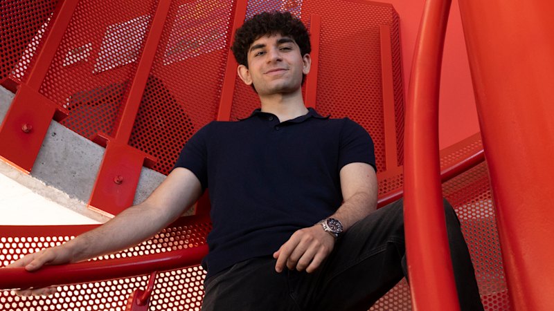 Sydney’s Gen Z Is Terrified of AI—Right Before Asking It for Therapy