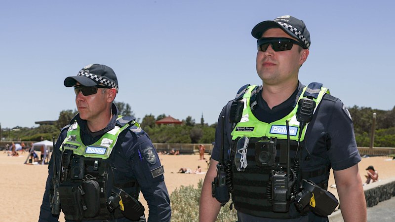 Brawling teens return to Mordialloc as police continue to hunt ‘brat pack’