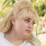 Rebel Wilson and Anne Hathaway shout and struggle with The Hustle