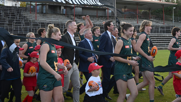 AFL CEO Gillon McLachlan, Tasmanian Premier Jeremy Rockliff, Deputy Prime Minister Richard Marles and Richmond star Jack Riewoldt at the announcement of the AFL’s 19th team in Tasmania.