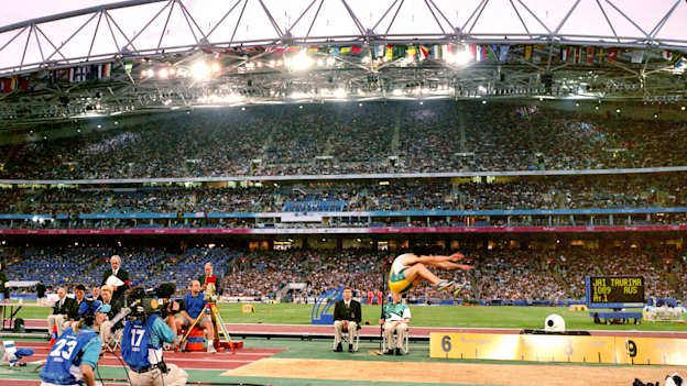Jai Taurima competes in the long jump at the 2000 Olympics.