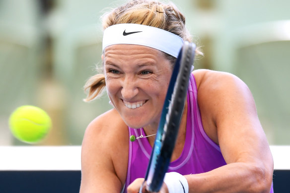 Victoria Azarenka earned a third set against 18-year-old challenger Linda Noskova, who took the first.