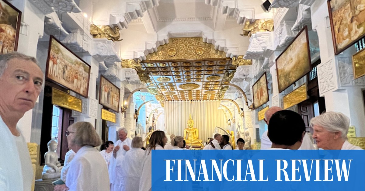 What's involved in a visit to the Temple of the Sacred Tooth Relic Buddhist site in Sri Lanka - Vimarsana News