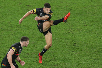 Nathan Cleary kicking in the 2021 grand final.