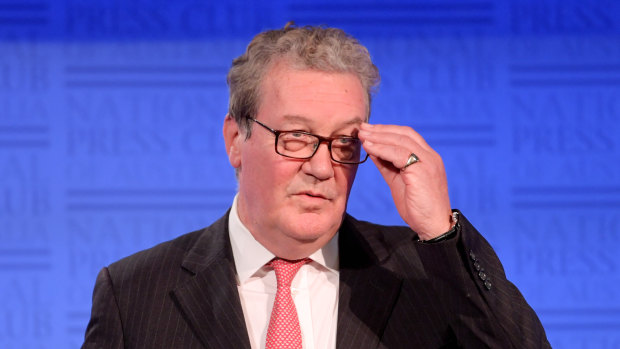 Downer says Assange should not expect Australian intervention