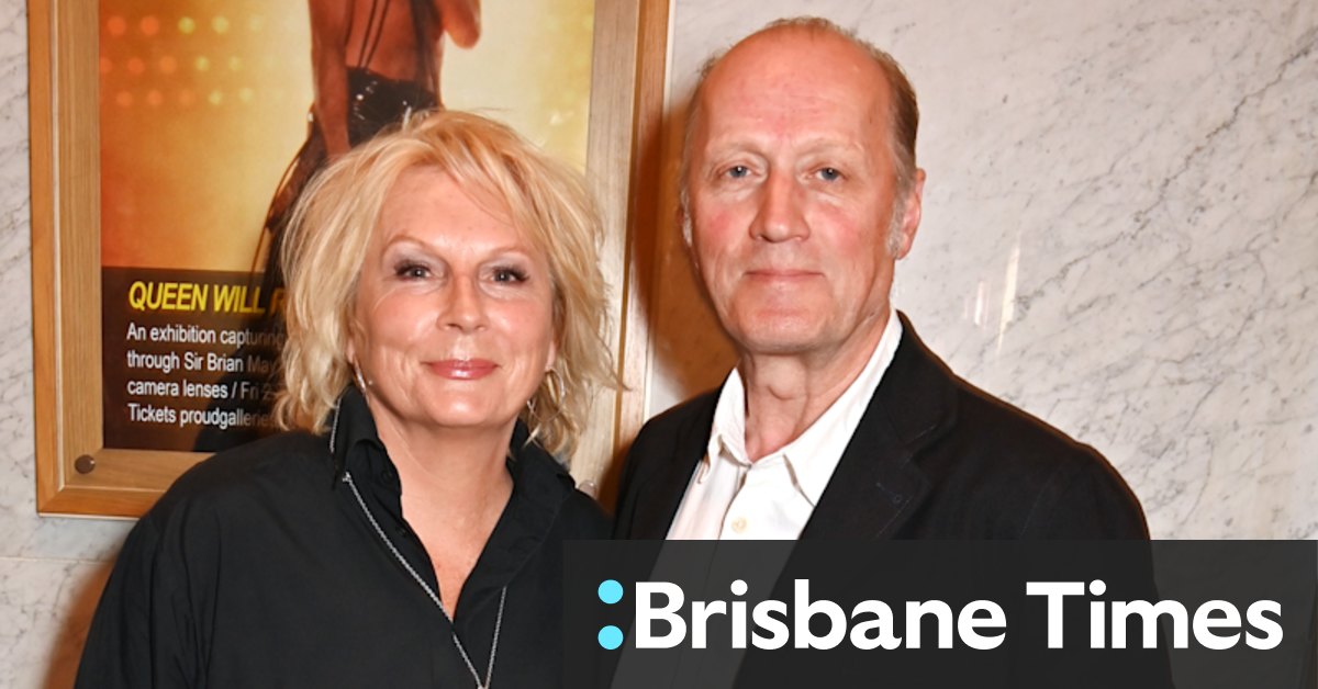 Why Young One Adrian Edmondson's 'grumpy' mum isn't a fan - Vimarsana News