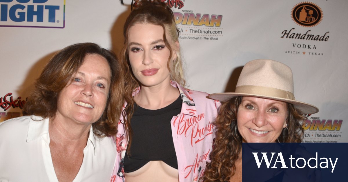 Lesbian Dinah Shore festival shines in a dark time for women - Vimarsana News