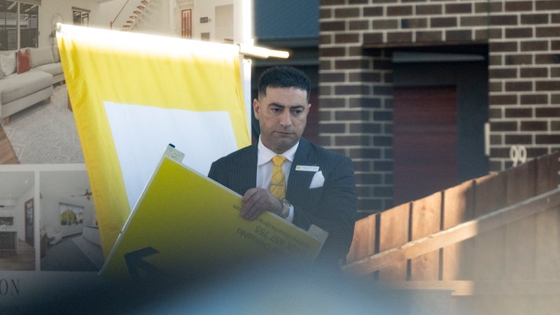 Consumer Affairs alleges this agent is guilty of underquoting. He’s still showing homes