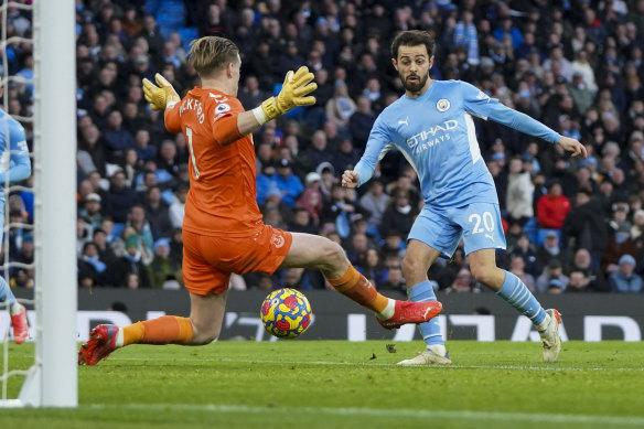 Bernardo Silva scores for Manchester City against Everton at Etihad stadium on Sunday.