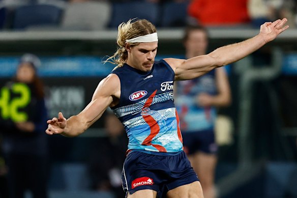 The Bulldogs players did not engage with Bailey Smith early in the game.