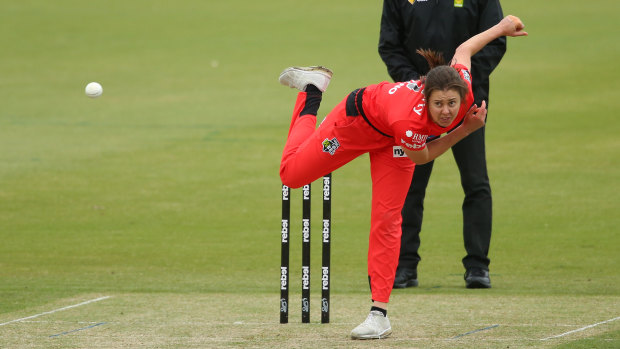 Holy Molly: Melbourne Renegades tweaker sends down a delivery during her Player of the Match performance against the Hobart Hurricanes.