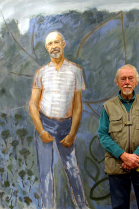 Guy Warren with his 1985 Archibald Prize-winning painting of his friend, the sculptor Bert Flugelman.