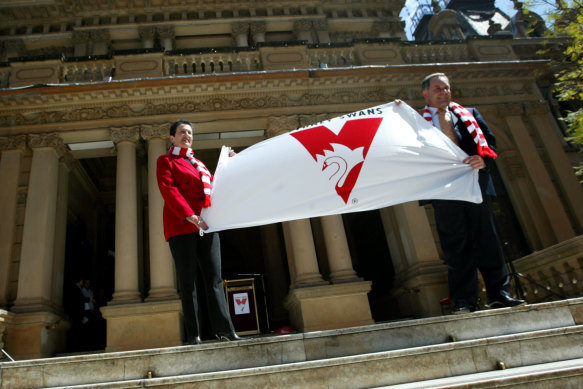 Clover Moore in 2005, with then-premier Morris Iemma, ahead of the Sydney Swans’ appearance in the AFL Grand Final.