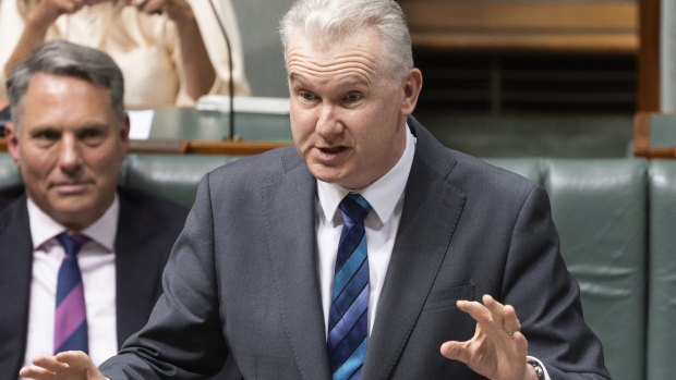 Labor executive set to ban donations from Victorian CFMEU