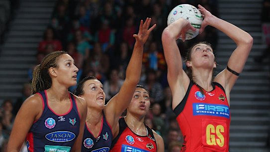 The arrival of  Irene van Dyk from New Zealand signalled the start of a new age in Trans-Tasman netball.