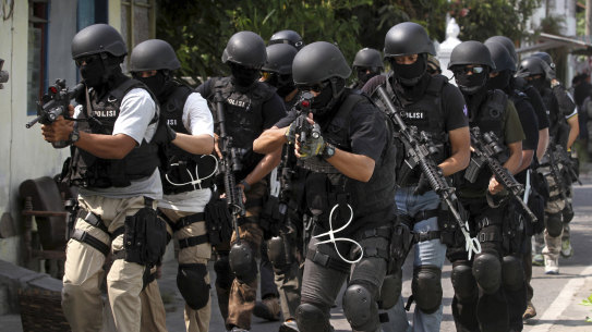Personnel from Indonesiand police anti-terror unit Detachment 88 