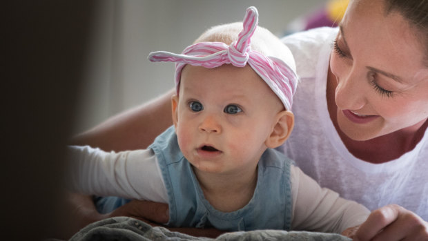 Lisa Rozen Grey and her 5-month-old daughter Isabella Grey.