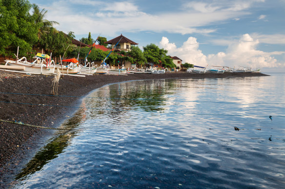 The black sand beach of Amed.