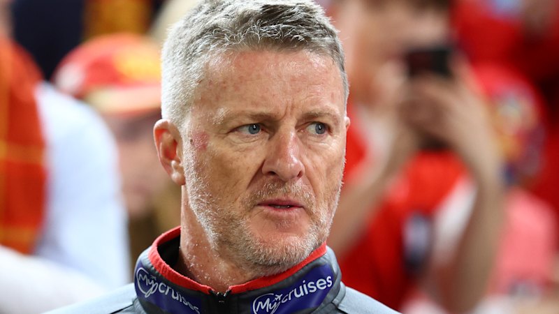 AFL Saturday LIVE: Suns host Essendon, aim to stop two-game losing streak; Andrew Welsh performs ‘citizen’s arrest’