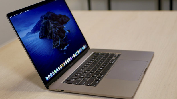 New MacBook Pro fixes the keyboard and increases the screen size