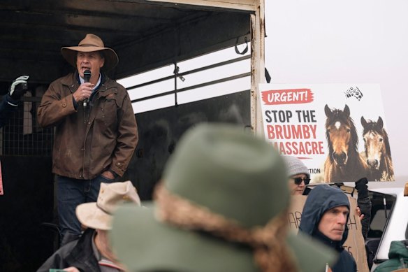 Opposition Leader Angus Taylor accused authorities of letting the Alpine fires burn in 2003, during a rally in Kiandra, in the Snowy Mountains, this month.