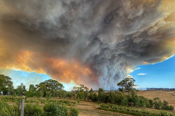 The fire approaching Langi Kal Kal about 2.30pm on Thursday afternoon.