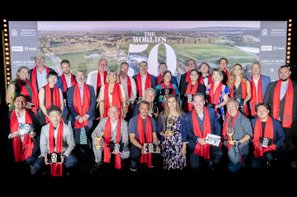 Os vencedores do prêmio deste ano tiram uma foto comemorativa do grupo no Amelia Park Wines, Margaret River.