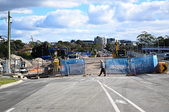 M6 stage one construction alongside President Avenue, Rockdale, in Sydney.