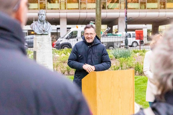 Pascal Smet, Brussels’ minister for planning and heritage, is addressing symbols in public spaces related to the colonial period.