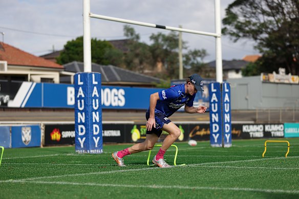 Lachlan Galvin trains with the Bulldogs.