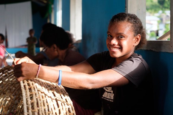 Community group Rise Beyond the Reef runs sustainable projects using traditional skills and materials.