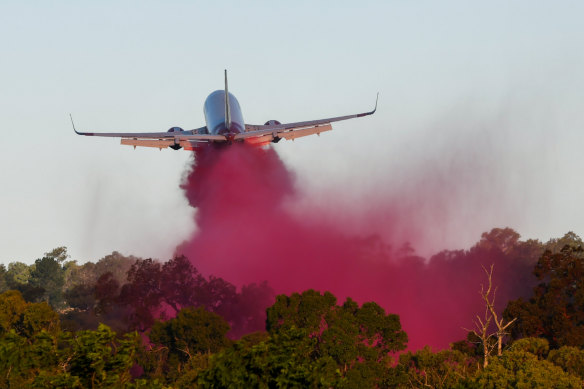 The Boeing 737 National Large Air Tanker in action.