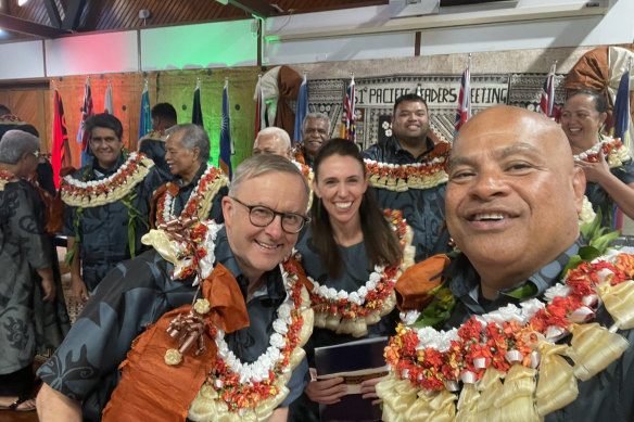 David Panuelo with Anthony Albanese and Jacinda Ardern.