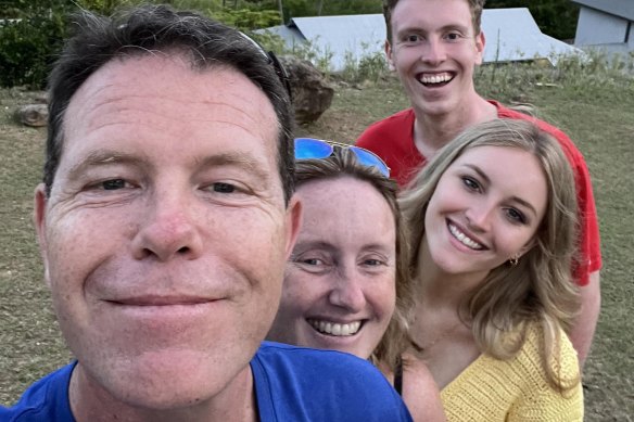 Lilie James with father Jamie, mum Peta, and brother Max.