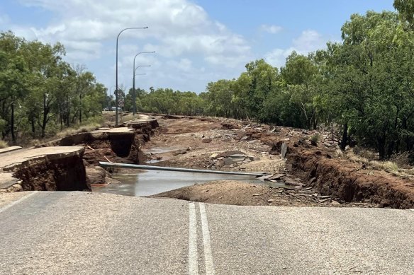 The road from Brooking channel to the Fitzroy bridge at 11am on Sunday.