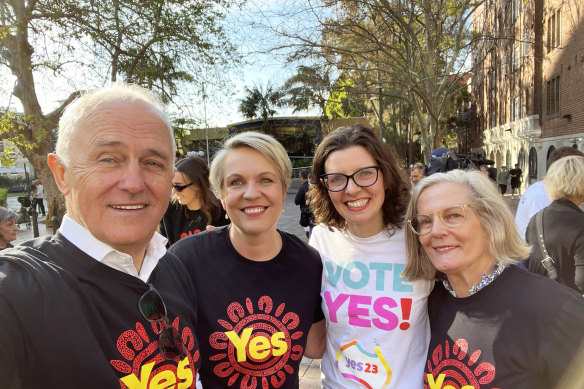 Ex-PM Malcolm Turnbull, Labor minister Tanya Plibersek, Allegra Spender and Lucy Turnbull spruik a vote they could all agree on.