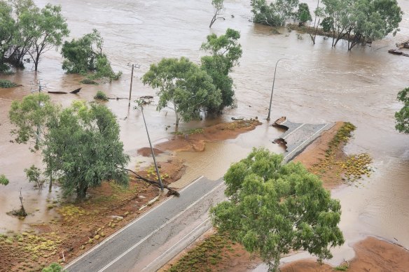 Fitzroy Crossing Bridge.