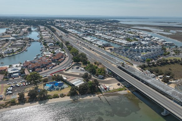The Mandurah Estuary Bridge duplication. 