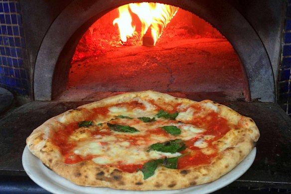 Pizzeria Brandi claims to be the originator of the margherita.