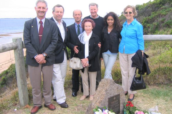 The Commando family. Rita with, from left, then 2 Company OC Major Chris Wallis, Major Steve Pilmore, David Drakopoulos, Denis Kelly, Dona Drakopoulos and Helen Kelly at the 2006 service.
