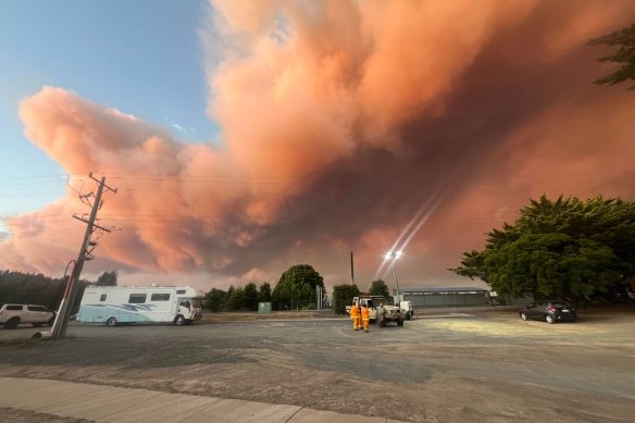 A strike team worked to control the large bushfire near Beaufort.