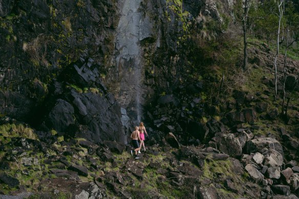 Take the loop track to the 15-metre Federal Falls.