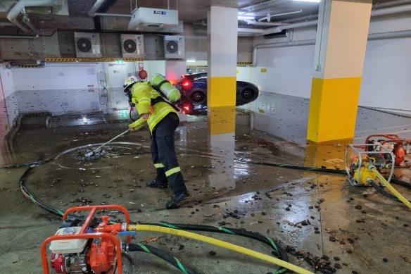 Crews from the NSWRFS and FRNSW were called to pump water from a flooded basement on Sydney’s upper north shore on Wednesday morning.