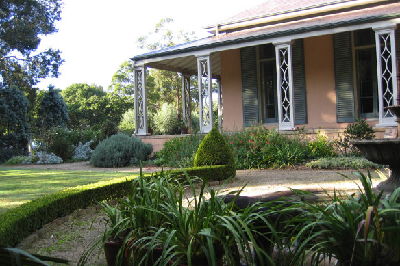 Rose Bay Cottage dates back to 1834 when it was designed by colonial architect John Verge