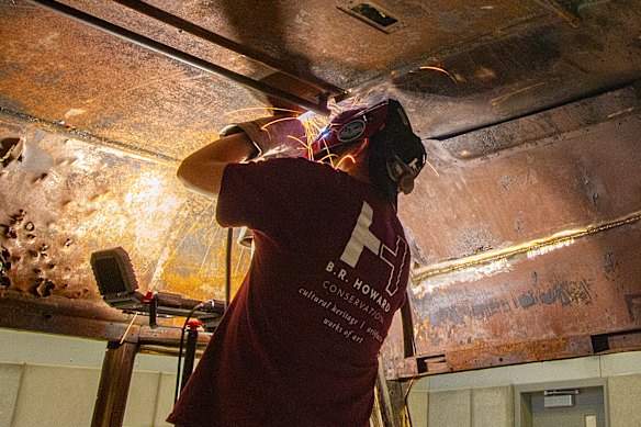 Work to restore the bus.
