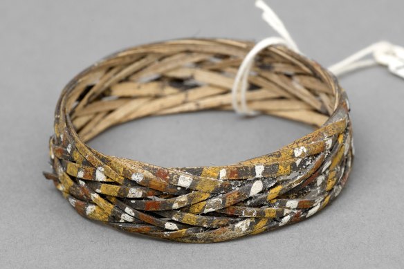 Several errumungkwa (armbands) woven by women for traditional ceremonies, are among the collection. 