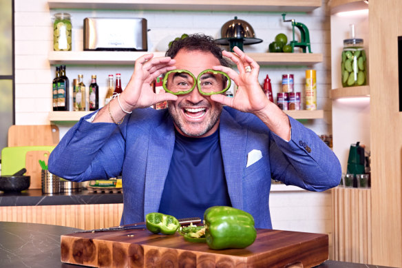 Miguel Maestre hosts the reboot of Ready Steady Cook.