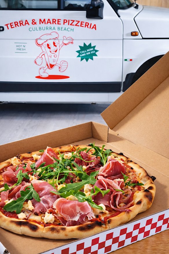 Prosciutto and fermented chilli ricotta pizza. 