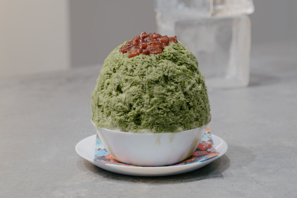 Uji-kintoki (matcha shaved ice) and sweet milk at Kakigori Kaiji, Haymarket.