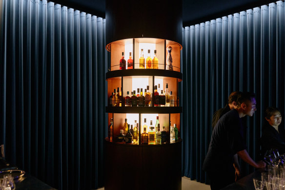 Aizome’s standout feature is its innovative rotating back bar.